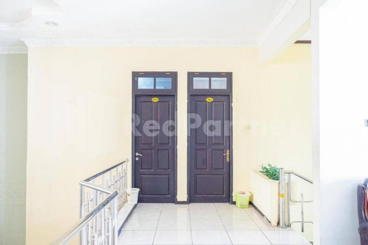My Hommy Homestay Mitra Reddoorz Surabaya Luaran gambar
